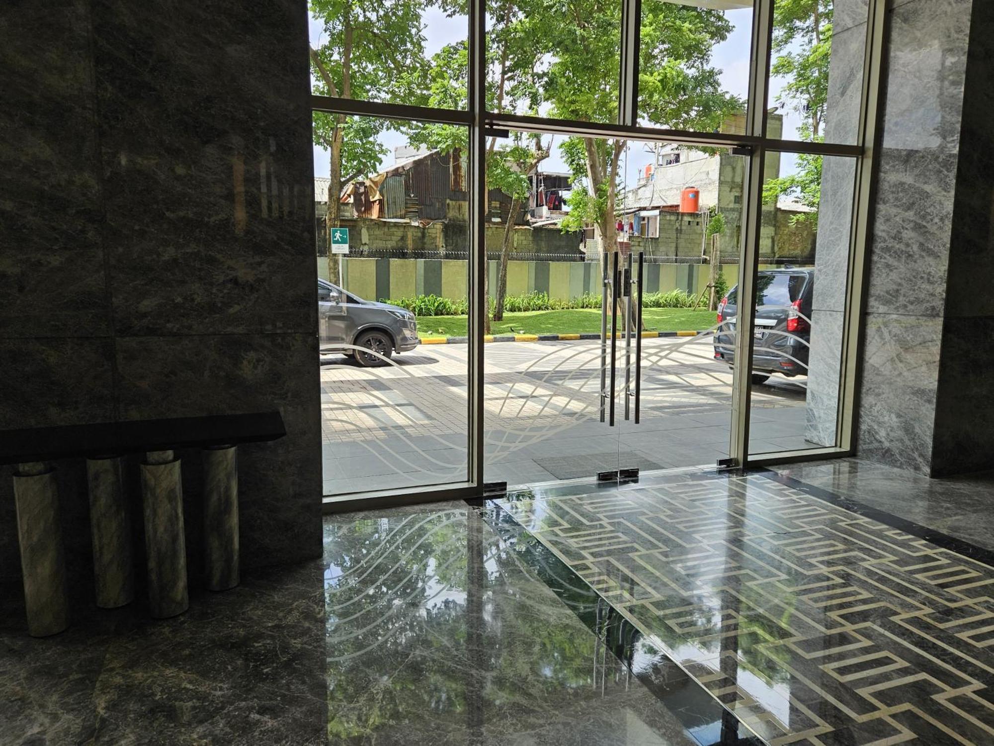 3Br Flat In Taman Anggrek Residence Jakarta Exterior foto