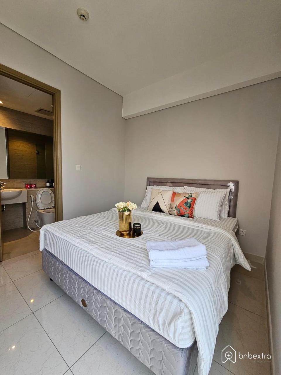3Br Flat In Taman Anggrek Residence Jakarta Exterior foto